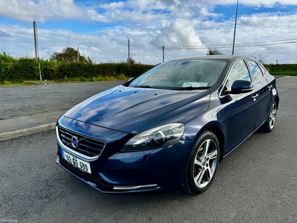 Volvo V40 Hatchback, Diesel, 2014, Blue