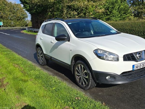 Nissan Qashqai Hatchback, Petrol, 2014, White