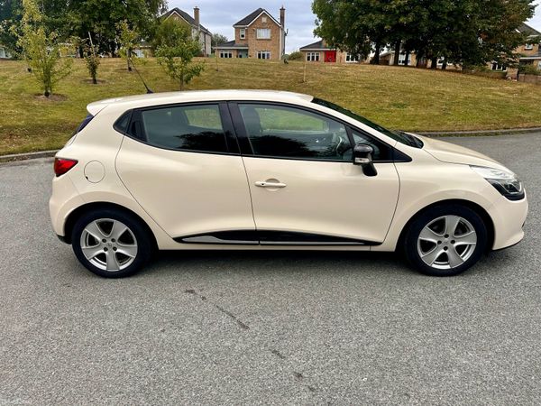 Renault Clio Hatchback, Petrol, 2016, Yellow
