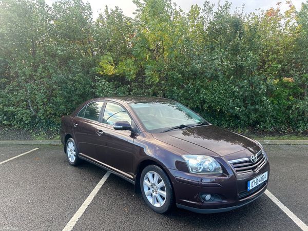 Toyota Avensis Saloon, Petrol, 2007, Red