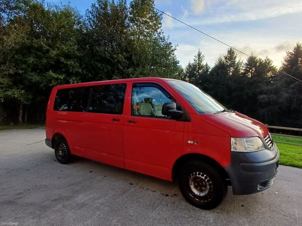 Volkswagen Shuttle Minibus, Diesel, 2009, Red