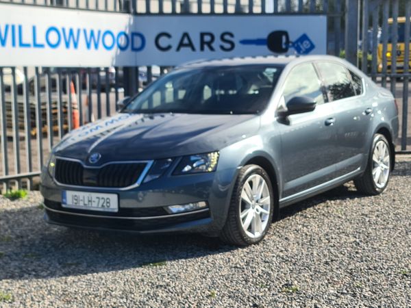 Skoda Octavia Saloon, Diesel, 2019, Grey