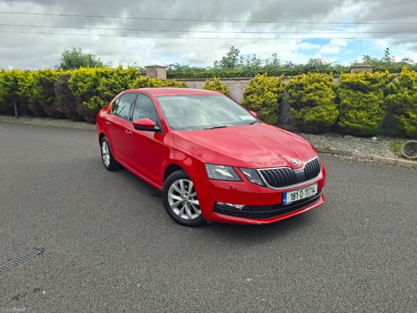 Skoda Octavia Hatchback, Petrol, 2018, Red
