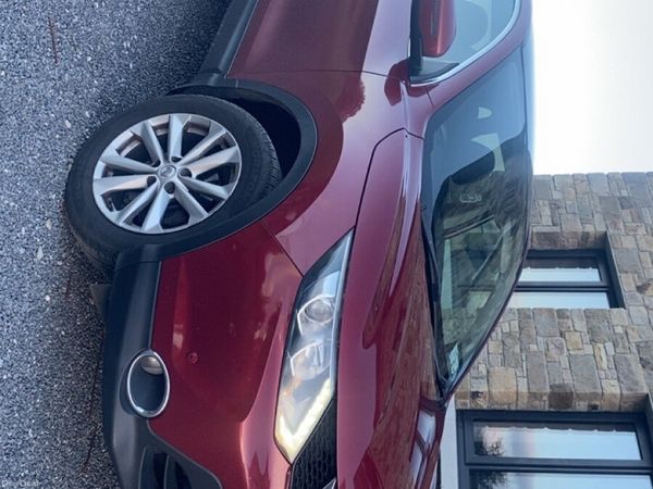 Nissan Qashqai Hatchback, Diesel, 2016, Red