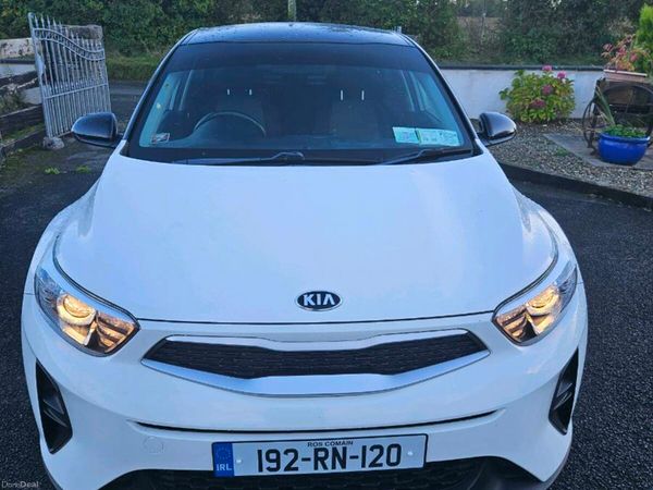 Kia Stonic Estate/Jeep, Petrol, 2019, White