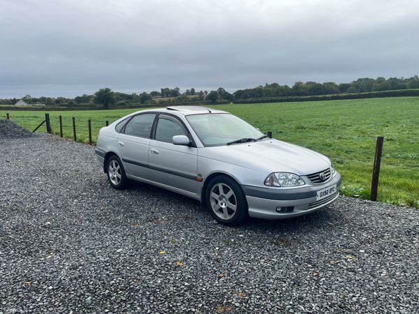 Toyota Avensis Hatchback, Diesel, 2002, Silver