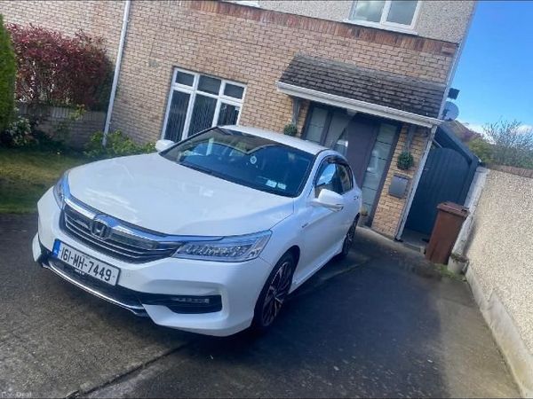 Honda Accord Saloon, Petrol Hybrid, 2016, White