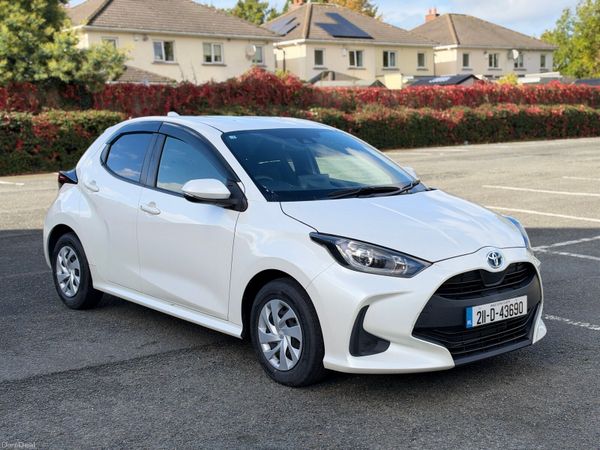 Toyota Yaris Hatchback, Petrol Hybrid, 2021, White