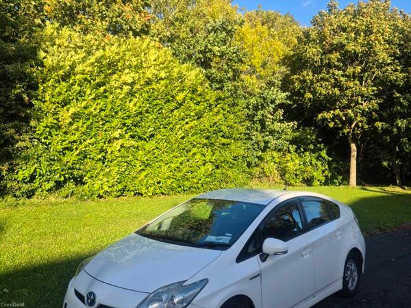 Toyota Prius Hatchback, Petrol Hybrid, 2011, White