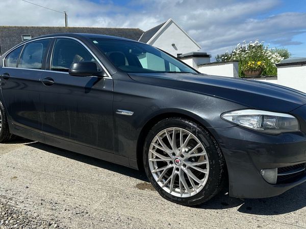 BMW 5-Series Saloon, Diesel, 2010, Grey