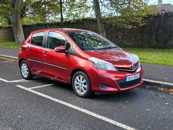 Toyota Yaris Hatchback, Petrol, 2013, Red