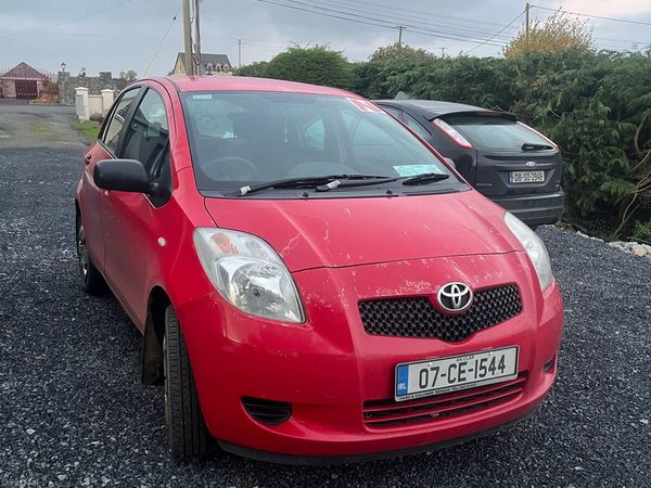 Toyota Yaris Hatchback, Petrol, 2007, Red