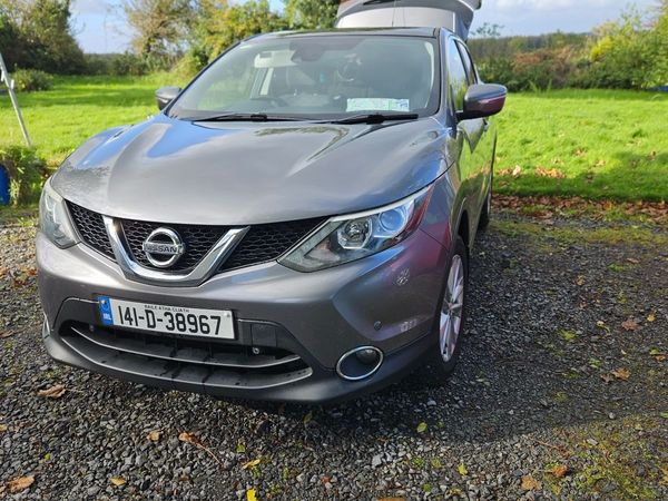 Nissan Qashqai Hatchback, Diesel, 2014, Grey