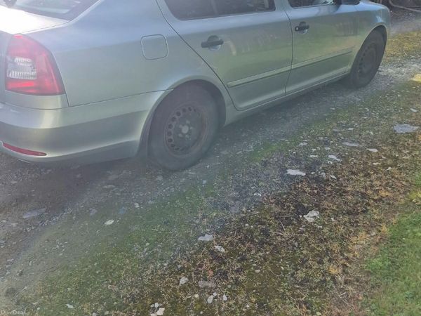 Skoda Octavia Saloon, Diesel, 2011, Green