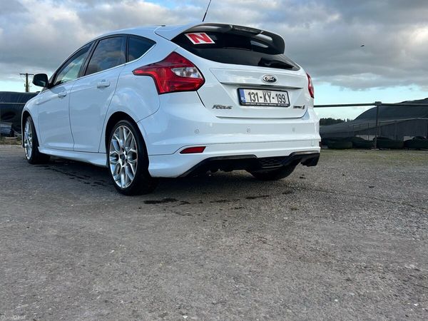 Ford Focus Hatchback, Diesel, 2013, White
