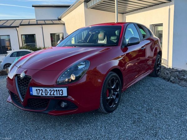 Alfa Romeo Giulietta Hatchback, Petrol, 2017, Red