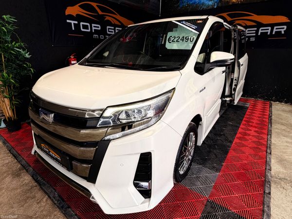 Toyota Noah MPV, Petrol Hybrid, 2019, White