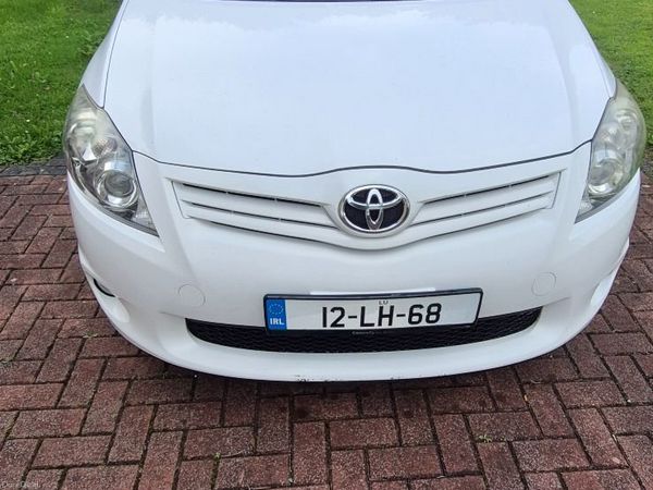 Toyota Auris Hatchback, Diesel, 2012, White