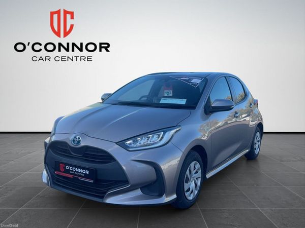 Toyota Yaris Hatchback, Petrol Hybrid, 2021, Brown