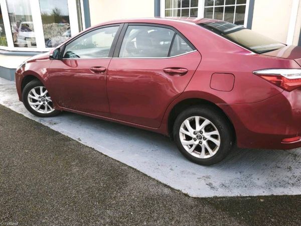 Toyota Corolla Saloon, Diesel, 2018, Red