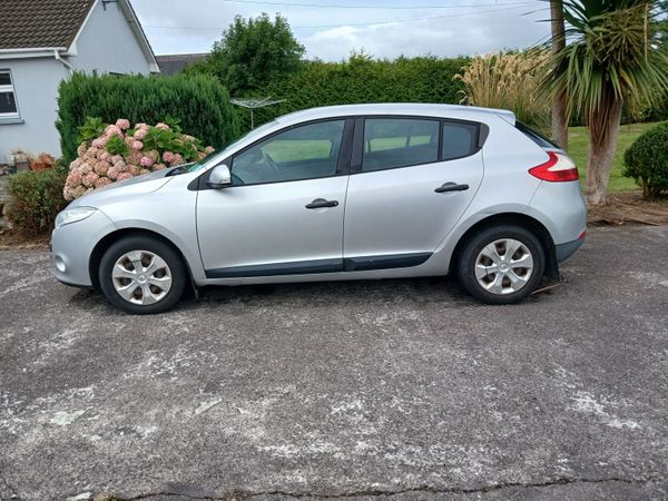 Renault Megane Hatchback, Diesel, 2012, Silver