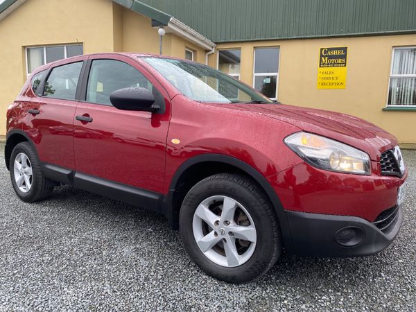 Nissan Qashqai MPV, Diesel, 2013, Red