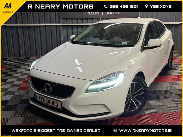 Volvo V40 Hatchback, Diesel, 2017, White