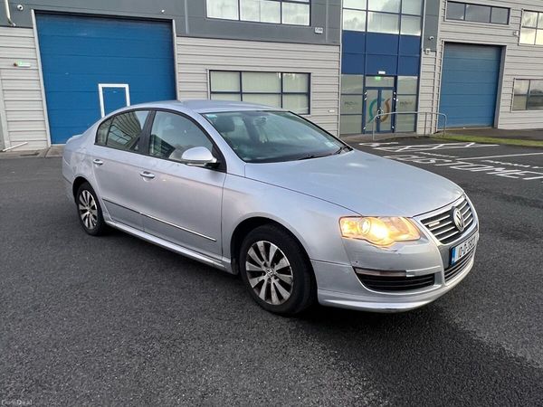 Volkswagen Passat Saloon, Diesel, 2010, Silver