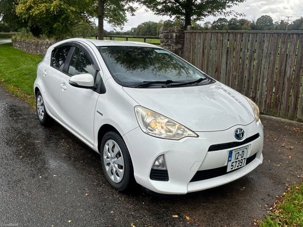 Toyota Aqua Hatchback, Petrol Hybrid, 2012, White