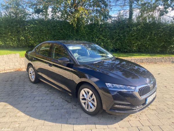Skoda Octavia Saloon, Diesel, 2023, Black