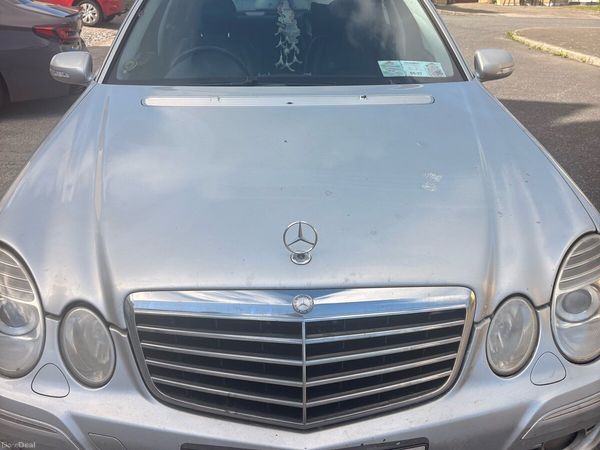 Mercedes-Benz E-Class Saloon, Diesel, 2009, Silver