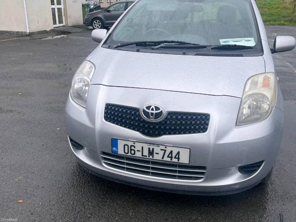 Toyota Yaris Hatchback, Petrol, 2006, Silver