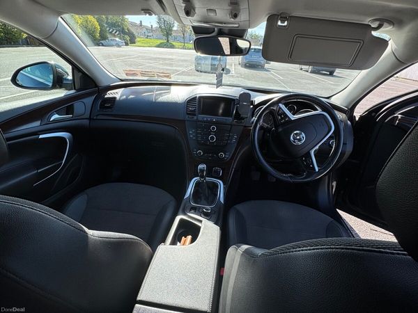 Vauxhall Insignia Hatchback, Diesel, 2011, Black