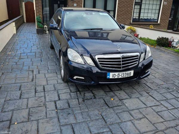 Mercedes-Benz E-Class Saloon, Diesel, 2010, Blue