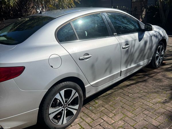 Renault Fluence Saloon, Diesel, 2011, Silver