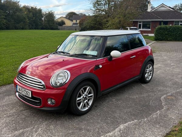Mini Cooper Hatchback, Diesel, 2014, Red