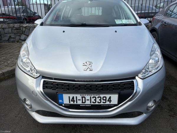Peugeot 208 Hatchback, Petrol, 2014, Grey