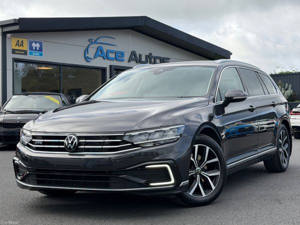Volkswagen Passat Estate, Petrol Plug-in Hybrid, 2022, Grey