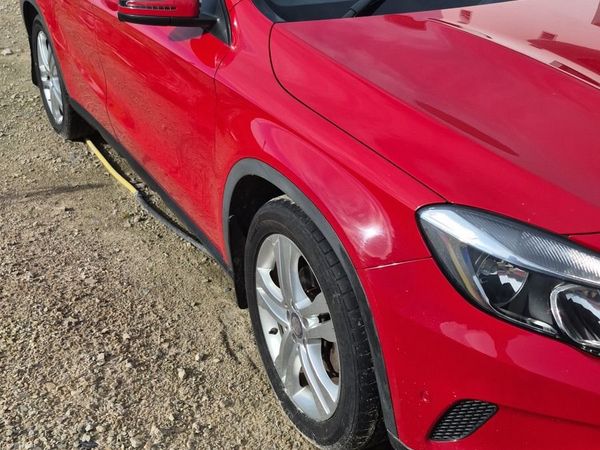 Mercedes-Benz GLA SUV, Diesel, 2015, Red
