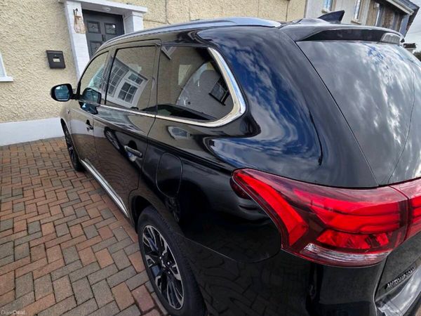 Mitsubishi Outlander SUV, Petrol Plug-in Hybrid, 2016, Black
