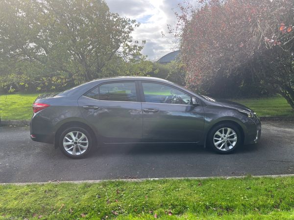Toyota Corolla Saloon, Diesel, 2015, Grey