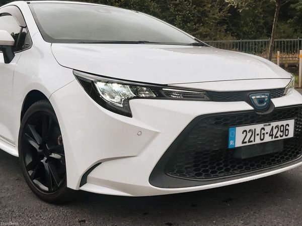 Toyota Corolla Estate, Petrol Hybrid, 2022, White