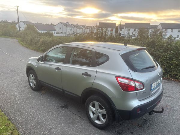 Nissan Qashqai Estate/Jeep, Diesel, 2012, Silver