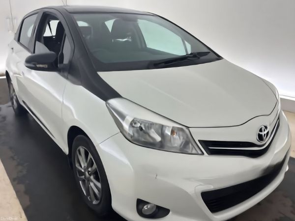 Toyota Yaris Hatchback, Petrol, 2014, White