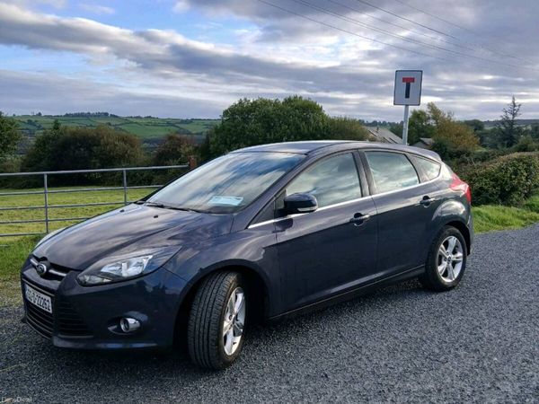 Hyundai i10 Hatchback, Petrol, 2013, Red