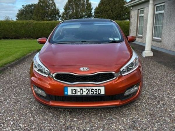 Kia Ceed Hatchback, Diesel, 2013, Orange