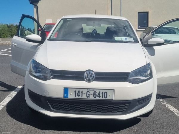 Volkswagen Polo Hatchback, Petrol, 2014, White