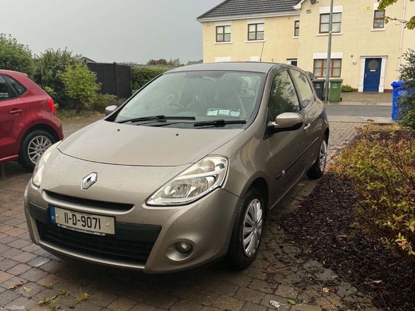 Renault Clio Hatchback, Ethanol Petrol, 2011, Gold