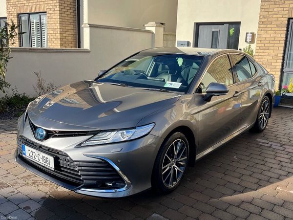 Toyota Camry Saloon, Petrol Hybrid, 2022, Grey