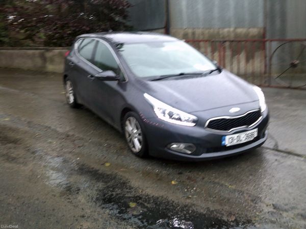 Kia Ceed Hatchback, Diesel, 2013, Silver